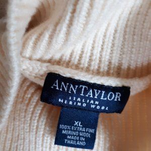 ANN TAYLOR Size XL cream Merino Wool sweater NICE